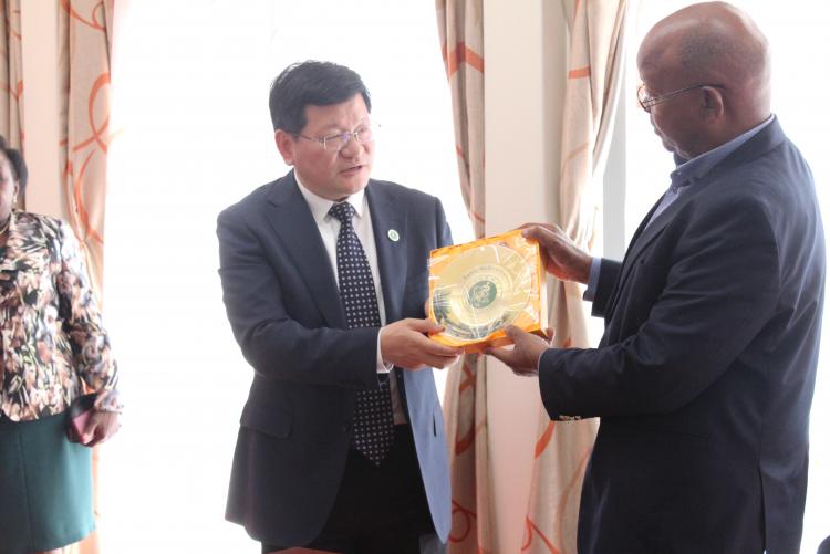 MOU BY VC UON AND CHAIR OF COUNCIL OF ANHUI MEDICAL UNIVERSITY OF CHINA 