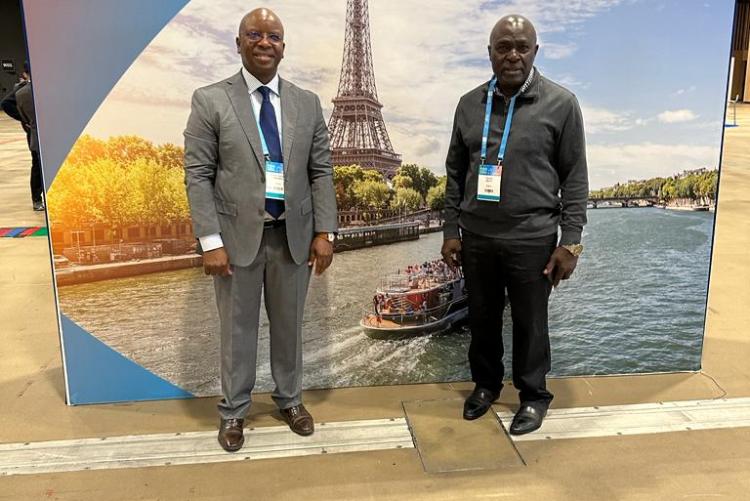 XXIV FIGO World Congress of Gynecology and Obstetrics in Paris: Dr. Kireki Omanwa and Prof. Omondi Ogutu